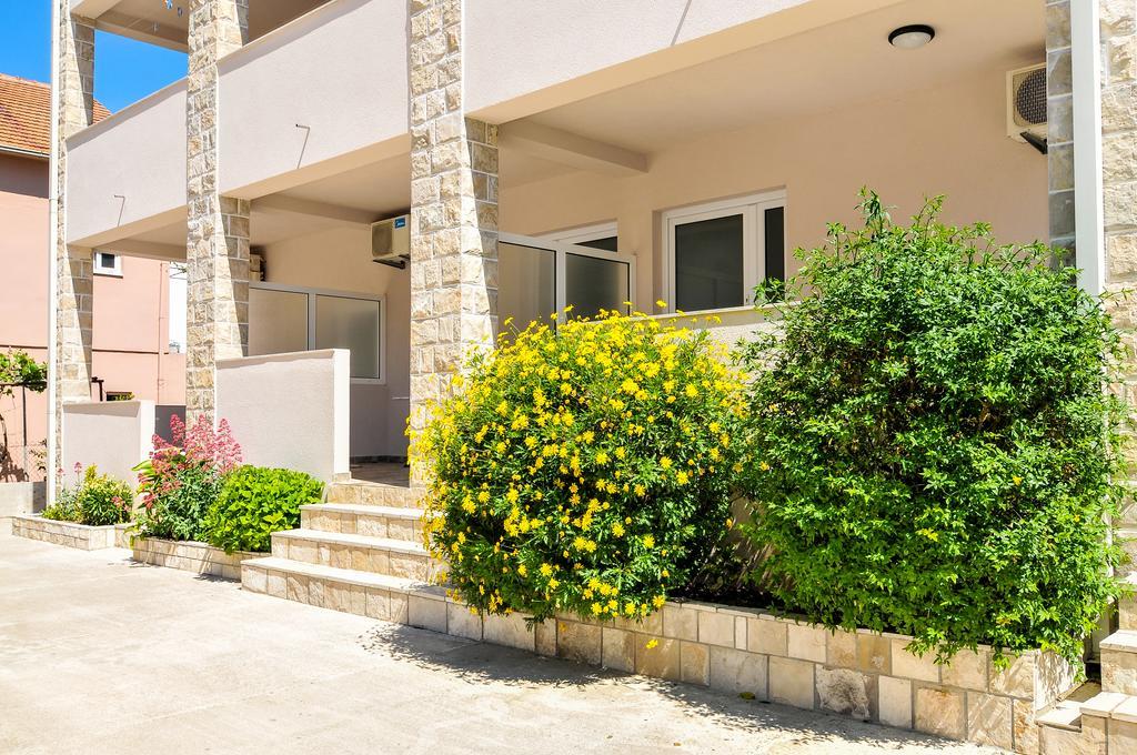 Apartments Samardzic Tivat Exteriör bild