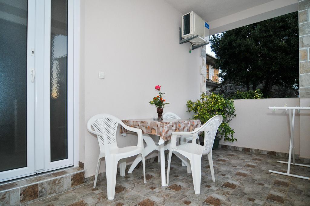Apartments Samardzic Tivat Exteriör bild