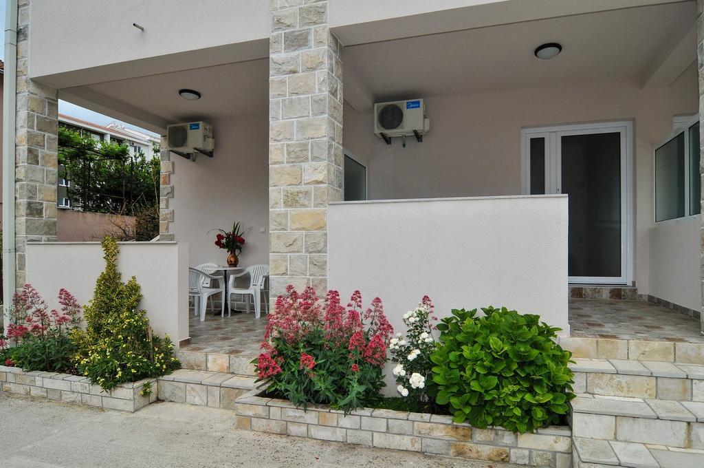 Apartments Samardzic Tivat Exteriör bild