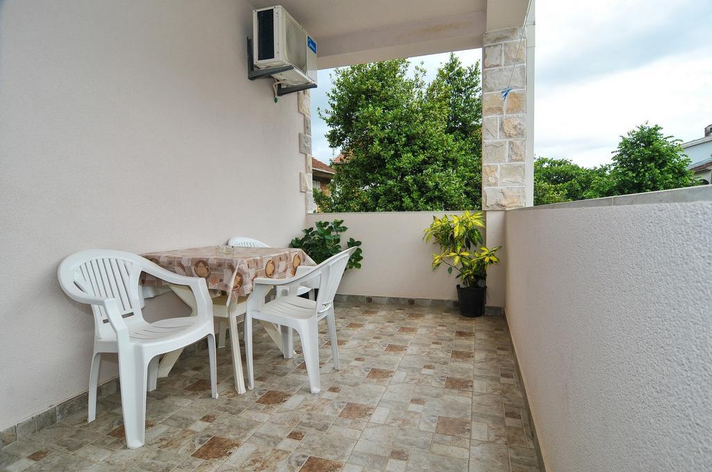 Apartments Samardzic Tivat Exteriör bild