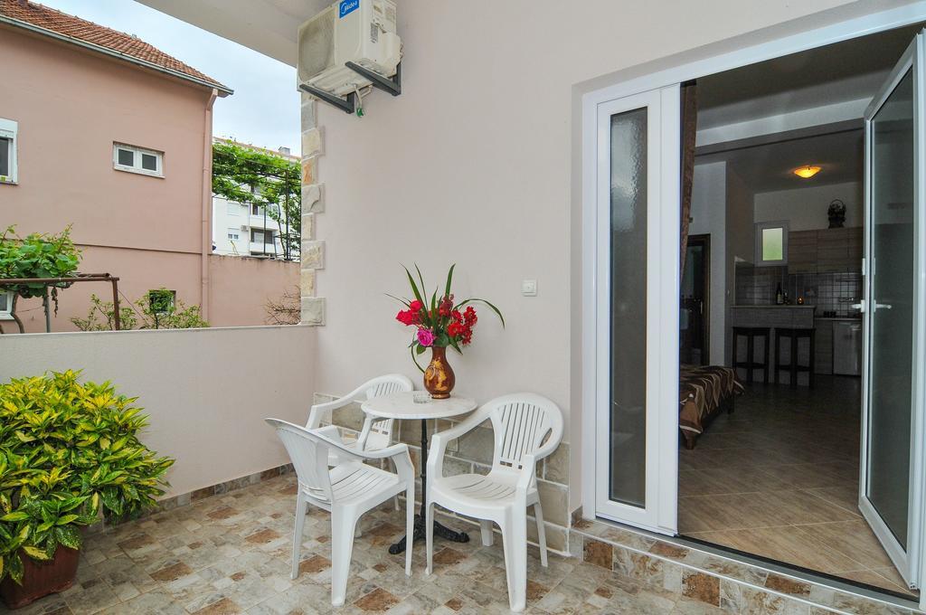 Apartments Samardzic Tivat Exteriör bild