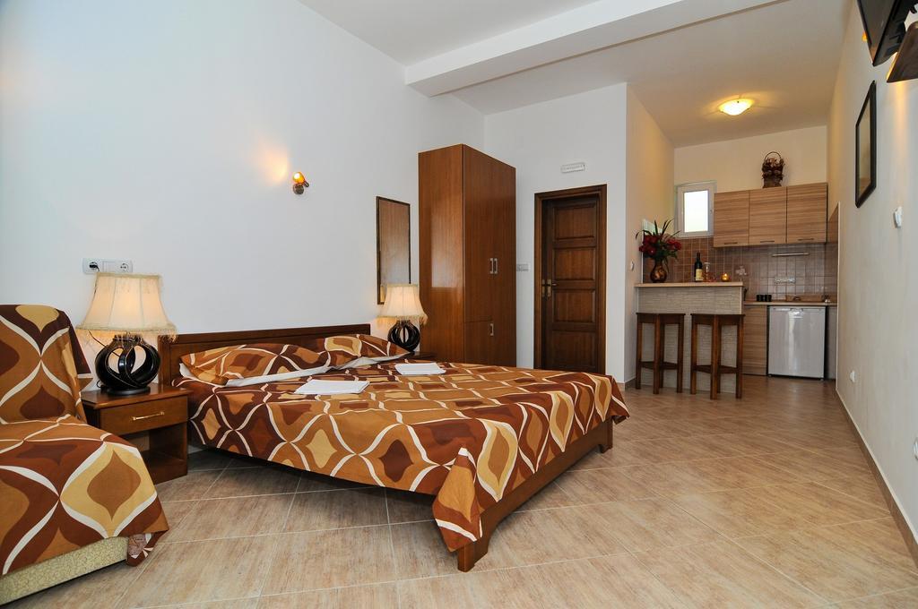 Apartments Samardzic Tivat Exteriör bild