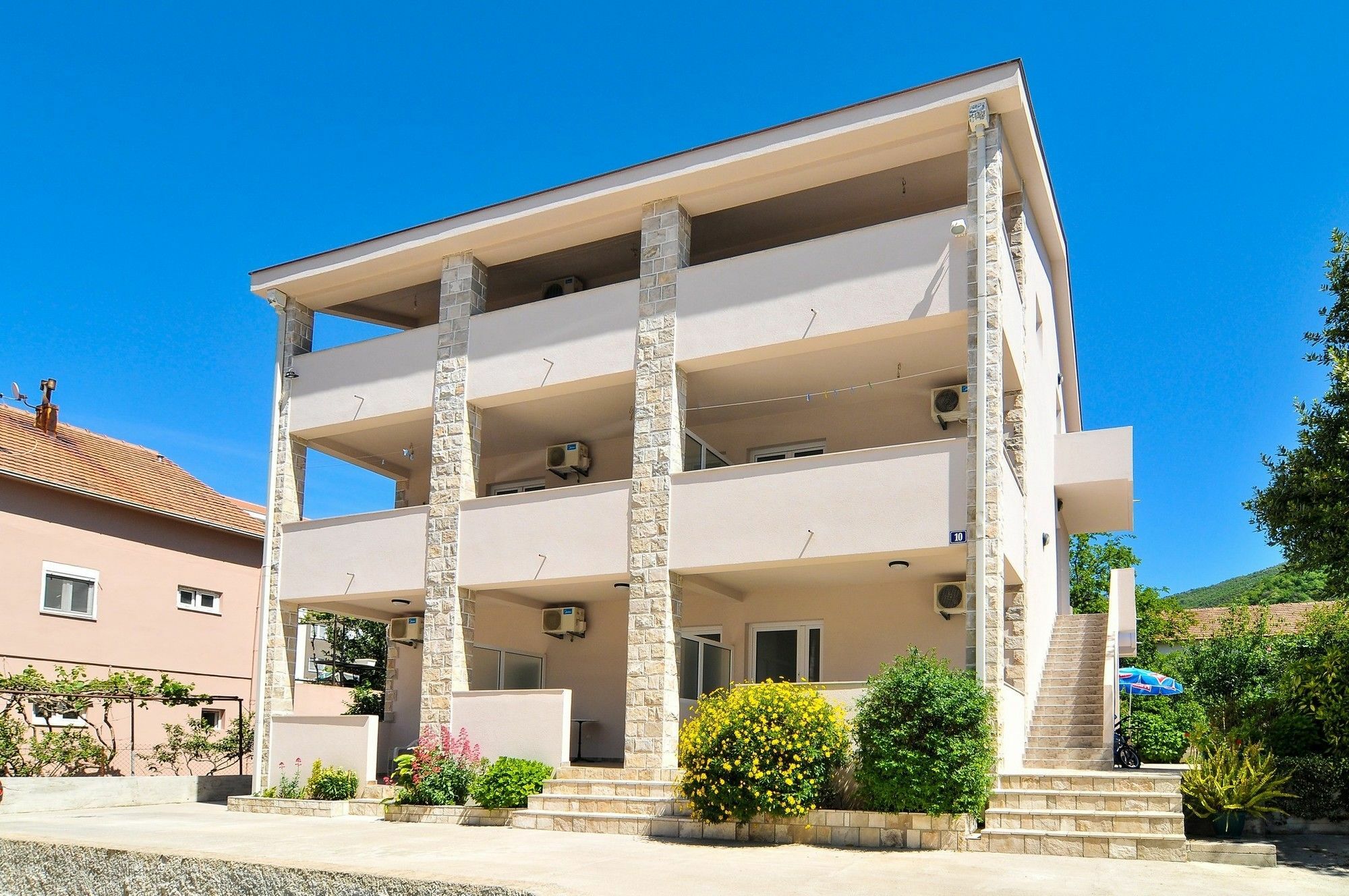 Apartments Samardzic Tivat Exteriör bild